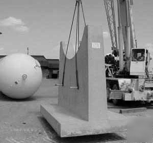 Pre-cast concrete tank piers (pair)