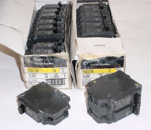 General electric mixed lot of circuit breakers 20A 30A