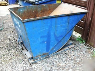 Forklift bin - material handling self dumping hopper 