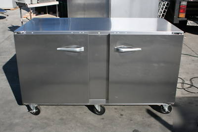 Traulsen 2 door undercounter refrigerator excellent 