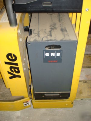 Yale electric lift truck walk behind walkie