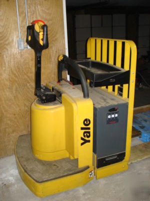 Yale electric lift truck walk behind walkie