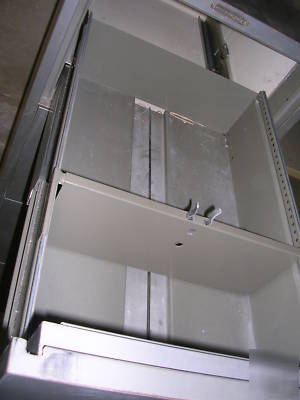 Steel case fire proof 4 drawer file cabinet nice shape