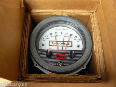 Dwyer 3302 photohelic pressure switch gauge for repair 