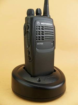 New mint motorola HT750 vhf 16-ch radio w/ accessories