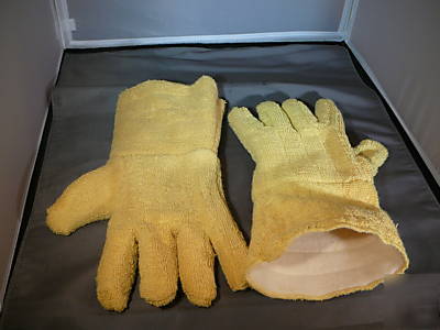 New *oven glove *jomac kevlar~700 degrees~1 pair hvy wt 