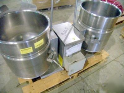 Cleveland tket-12-t tilt steam kettle 