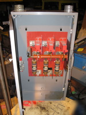 Safety switch fuseable disconnect 400 amp