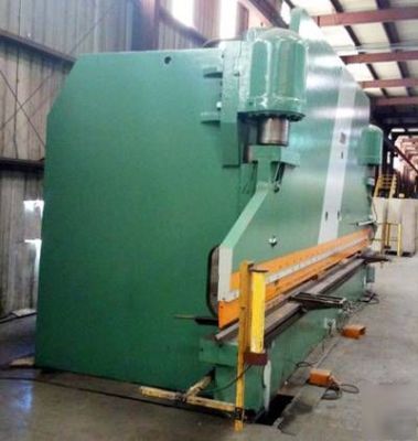400 ton x 30â€™ pacific cnc hydraulic press brake