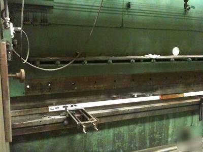 400 ton x 30â€™ pacific cnc hydraulic press brake