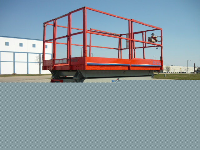2004 skyjack SJ7135 scissor lift 4X4 manlift platform 