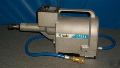 Avdel 753 speed fastener & 7531 pneumatic intensifier