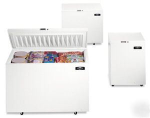 Arctic air 5 cf chest freezer - free shipping