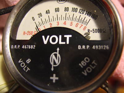 D.r.p. bakelite d.c. voltage meter 0-8 & 0-160 vdc 