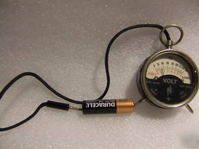 D.r.p. bakelite d.c. voltage meter 0-8 & 0-160 vdc 