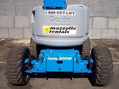 Genie 45' boom lift aerial platform man lift