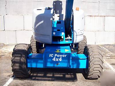 Genie 45' boom lift aerial platform man lift