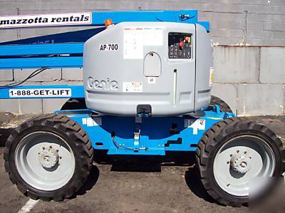 Genie 45' boom lift aerial platform man lift