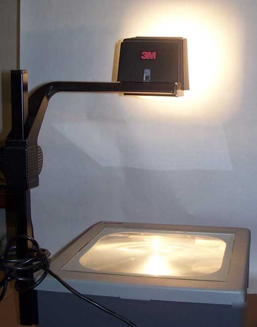 3M model 9060 portable 2500 lumens overhead projector