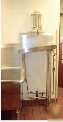 3 compartment sink w/1 faucet/raised drain board 7087