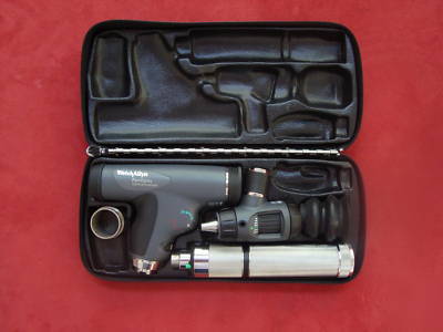 Welch allyn panoptic ophthalmoscope/otoscope set