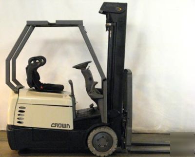 Used crown counterbalance forklift