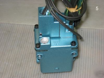New - mac electric valve 56B-32-111NBA