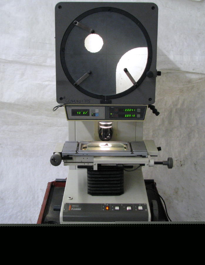 Mitutoyo model PJ300 bench top optical comparator