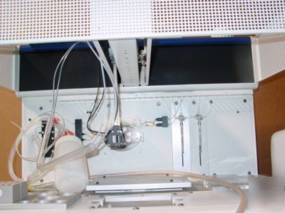 Qiagen biorobot 9600 automated laboratory workstation