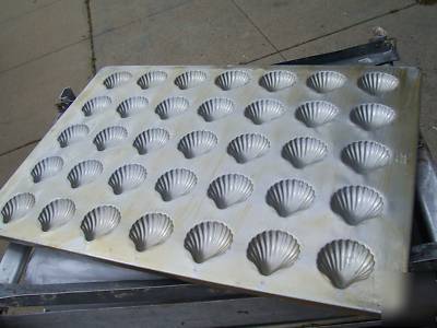 Madeleine madeline bake pans (50 available)