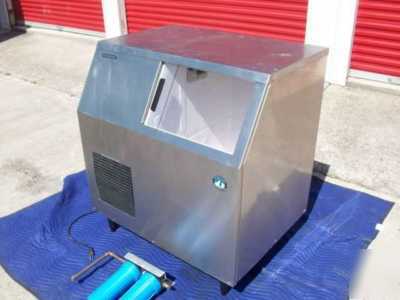 Hoshizaki f-500BAF self-contained flake ice machine