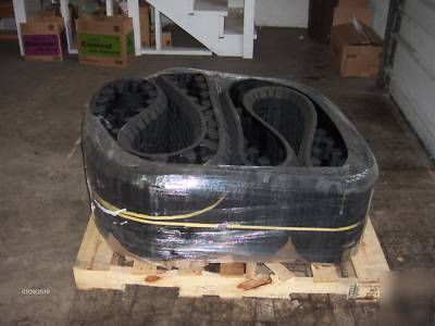 Rubber track for cat 267 267B, 277 277B