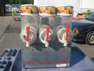 Nice workin ugolini 3 hopper frozen drink slush machine