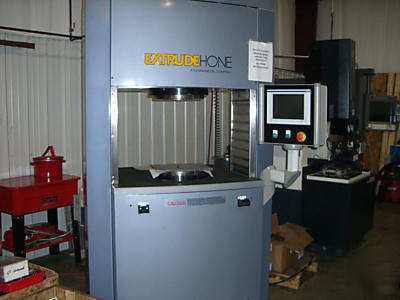 07 extrude hone vector 200 polishing & deburring system