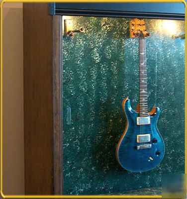 Large retail showcase guitar or gun safe display case