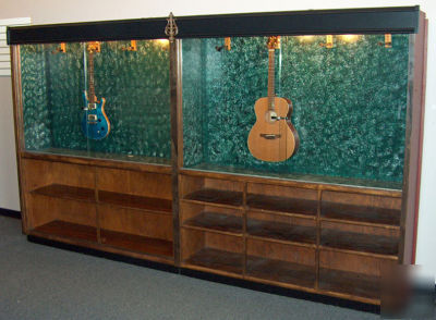 Large retail showcase guitar or gun safe display case