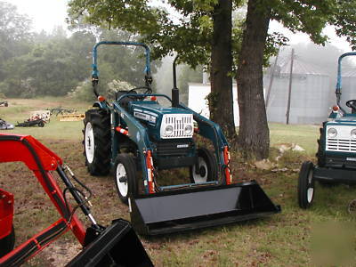 New D2500 completely refurbished with loader and rops