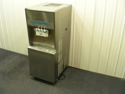 Taylor ice cream machine 8756-33 soft serve 756 3 flav