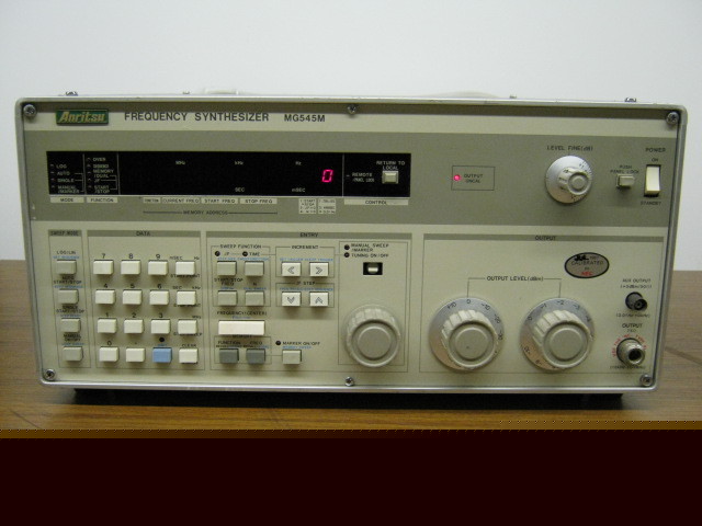 Anritsu anr MG545M frequency synthesizer