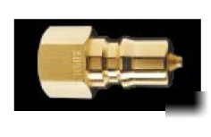 Carpet hose quick connect fitting male plug