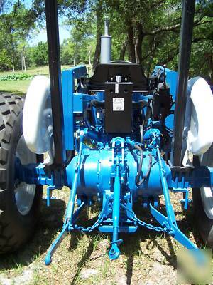 Ford 3910 tractor with loader - 