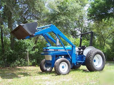 Ford 3910 tractor with loader - 