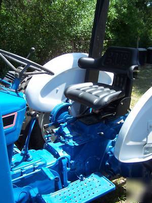 Ford 3910 tractor with loader - 