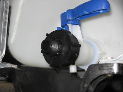 Garden hose converter for ibc valve