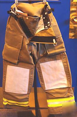 Globe khaki adv. t/o pants, sz. 30 x 30, w/ suspender