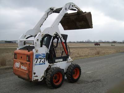 2001 bobcat 773 with only 1618 hours 