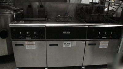 Giles double bank fryer with dump station