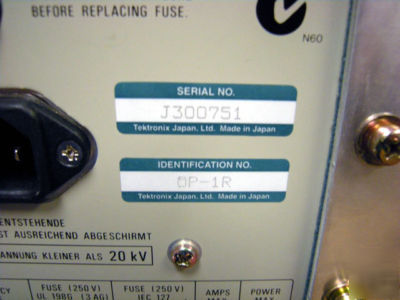 Tektronix AWG610 arbitrary function/waveform generator