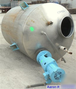 Used- tank, 750 gallon, 304 stainless steel, vertical.