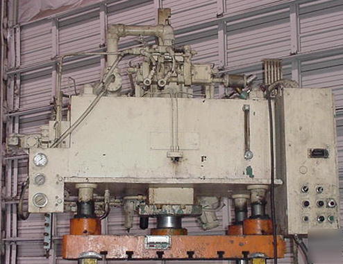 Kard 30 ton down acting four 4 post hydraulic press